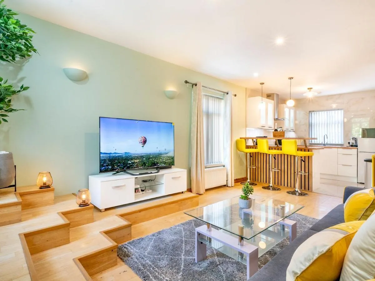 Pass The Keys Simply Stunning 2Br City Centre Queens Uni Belfast Apartment
